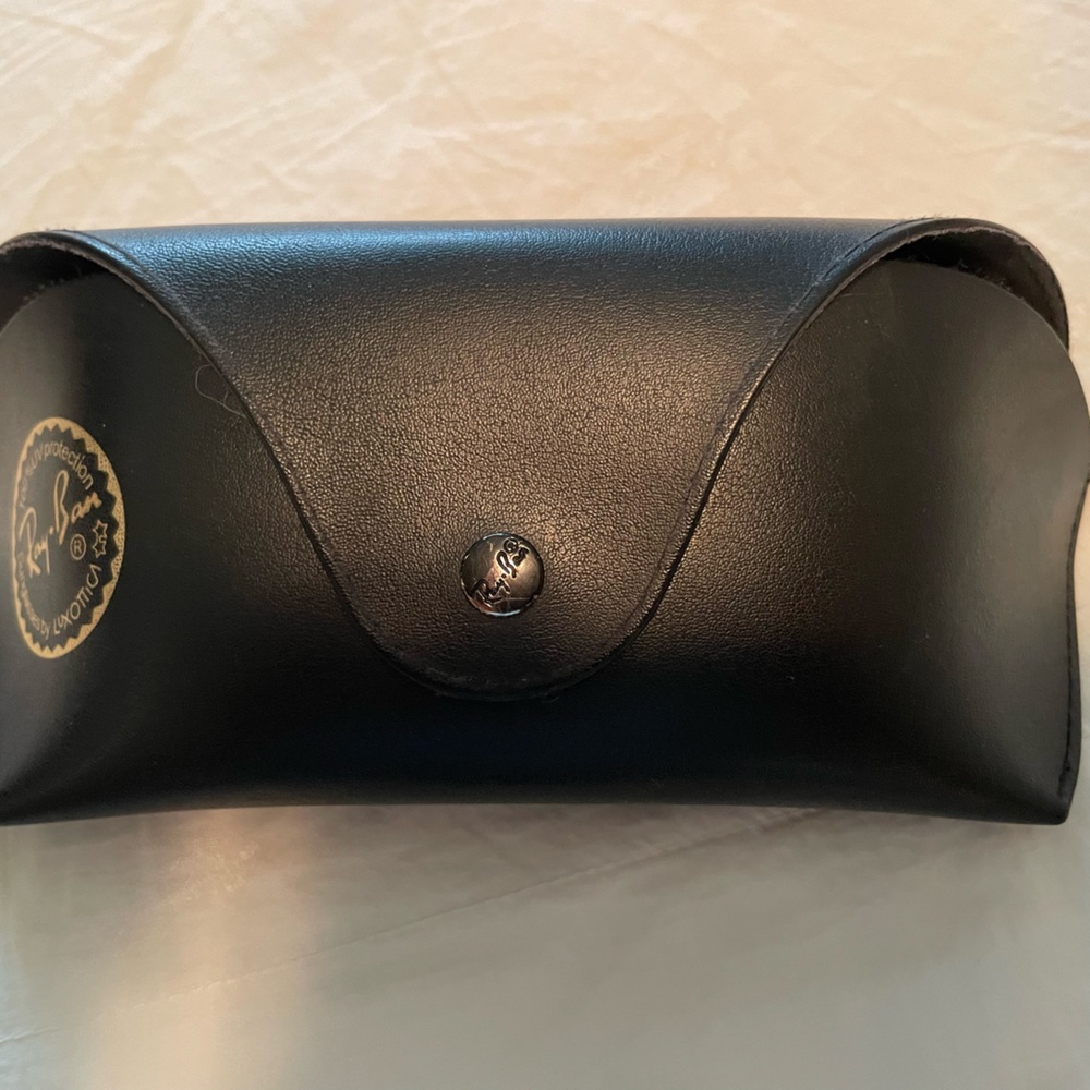 Ray-Ban Black Glass Case